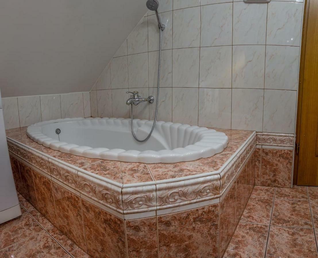 Apartma Ajda Komenda Zewnętrze zdjęcie