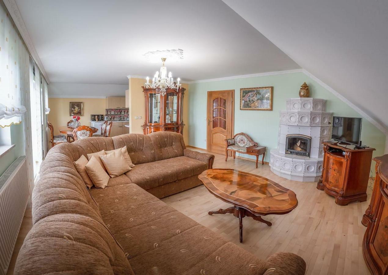 Apartma Ajda Komenda Zewnętrze zdjęcie