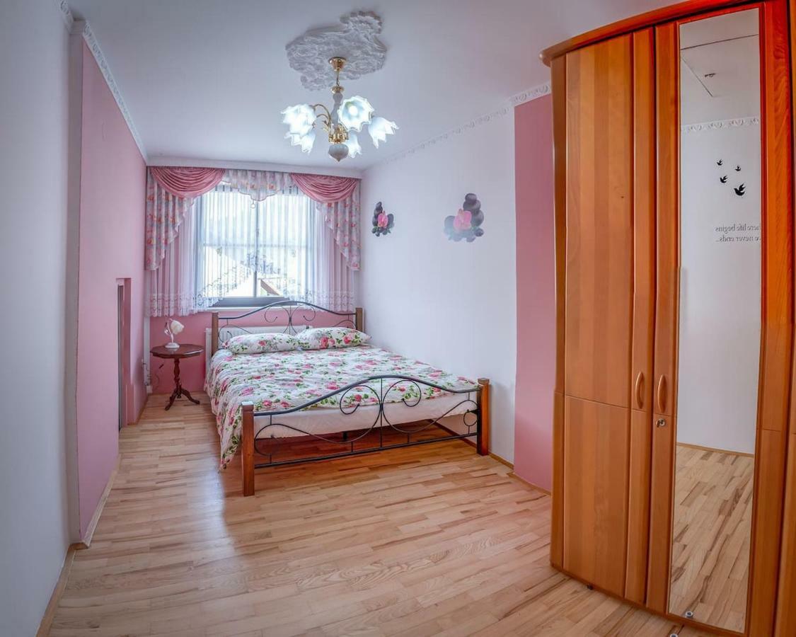 Apartma Ajda Komenda Zewnętrze zdjęcie